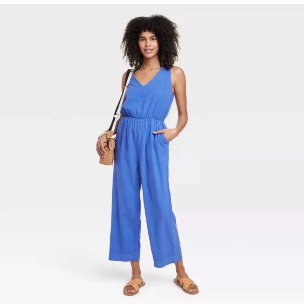 Universal Thread Blue Linen Sleeveless Jumpsuit with Wide-Leg Cropped Pants